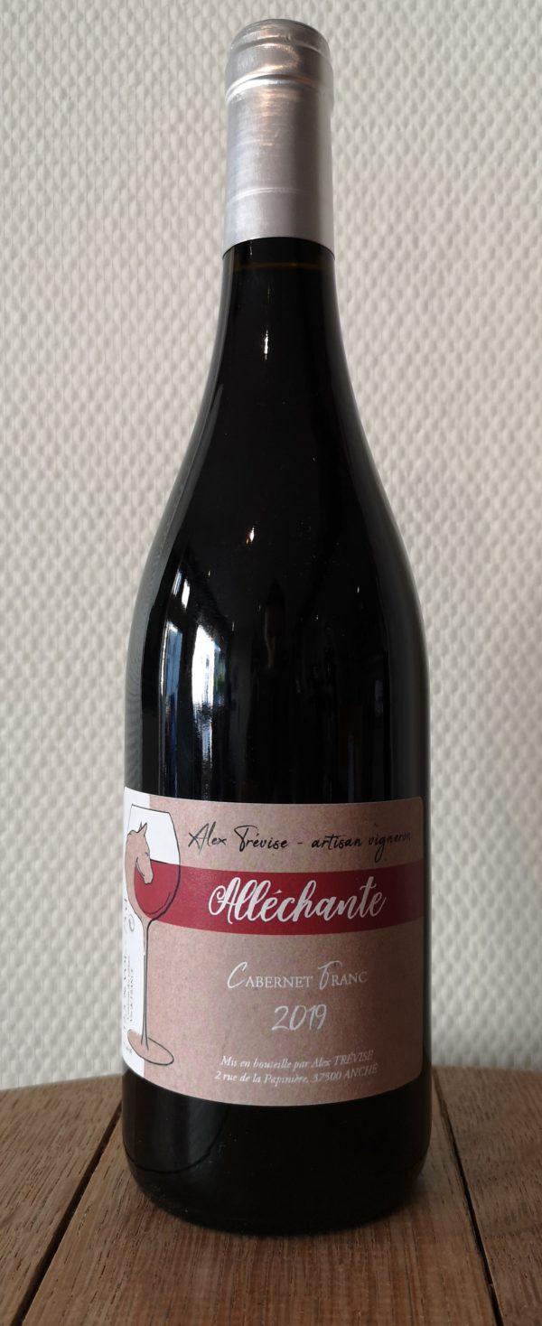 bouteille vin rouge alléchante cabernet